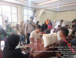 Distribusi Beras Bantuan di Cempaka Baru Berlangsung Tertib, Polisi Turun Langsung
