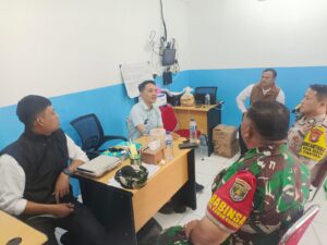 Sinergi Bhabinkamtibmas dan Babinsa Awasi Standar Kebersihan Dapur SPPG