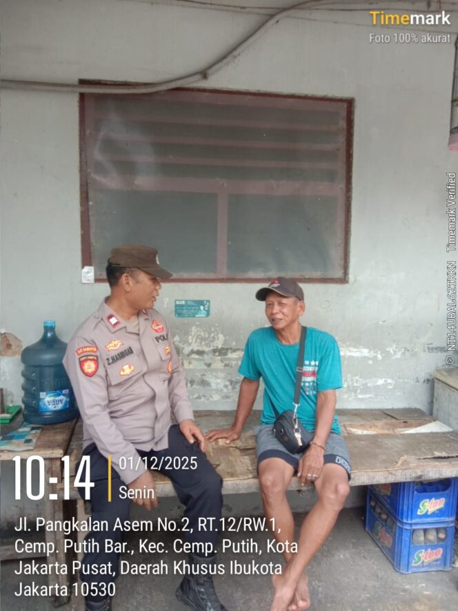 
					Patroli Dialogis di Pangkalan Asem, Kapolsubsektor Galur Mengajak Warga Cegah Tawuran Remaja