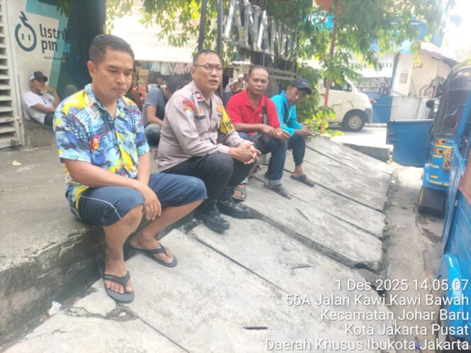 
					Patroli Dialogis, Bhabinkamtibmas Sambangi Komunitas Bajaj RW08 Johar Baru