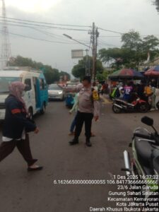 Titik Rawan Macet Dipantau, Polsek Kemayoran Pastikan Lalin Sore Tetap Lancar