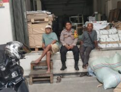 Polisi Turun ke Lapangan Berikan Edukasi Keamanan kepada Warga Kemayoran