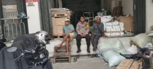 Polisi Turun ke Lapangan Berikan Edukasi Keamanan kepada Warga Kemayoran
