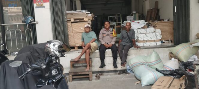 
					Polisi Turun ke Lapangan Berikan Edukasi Keamanan kepada Warga Kemayoran