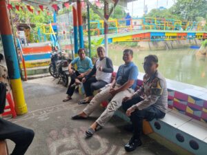 Bhabinkamtibmas Karet Tengsin Sambang Ketua RT 09/05, LMK dan Warga, Imbau Waspada Curanmor dan Tawuran
