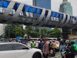 Polsek Metro Tanah Abang Gatur Lalin dan Terpantau Padat Sore Hari di Pertigaan Karet