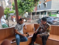 Cegah Kriminalitas, Polisi Sambangi Ketua RW 10 Kebon Kacang Ajak Jaga Kamtibmas