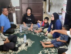 Jaga Kondusifitas, Bhabinkamtibmas Kebon Melati Dialog Bersama Tokoh Masyarakat RT 14/12
