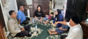Jaga Kondusifitas, Bhabinkamtibmas Kebon Melati Dialog Bersama Tokoh Masyarakat RT 14/12