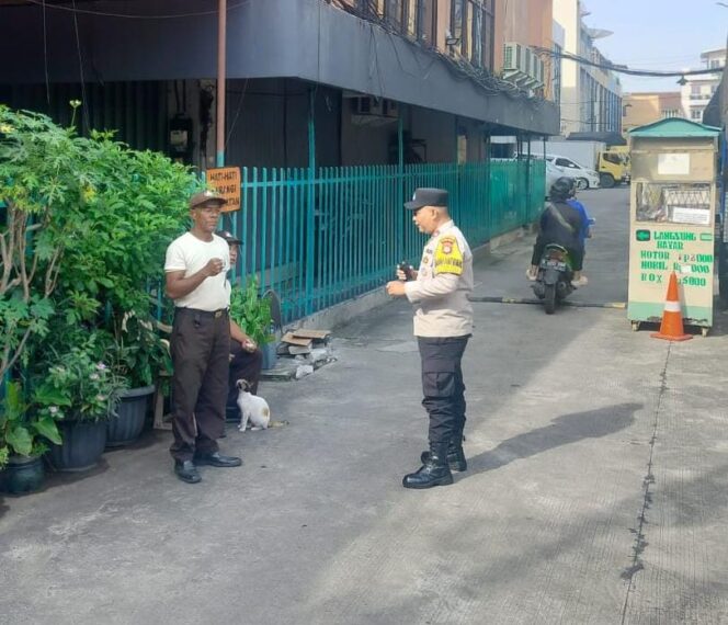 
					Bhabinkamtibmas Duri Pulo Lakukan Patroli dan Cooling System di Komplek JLP, Perkuat Keamanan Lingkungan