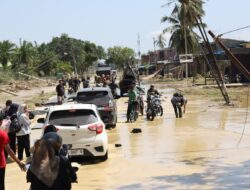 Kapolda Aceh “Menerobos” Lumpur dan Banjir tiba di Tamiang, pastikan penanganan banjir berjalan cepat dan terkoordinasi