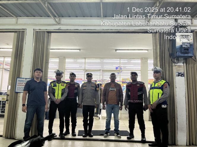 
					Polres Labusel Gelar Patroli Skala Besar, Pastikan Situasi Malam Yang Kondusif