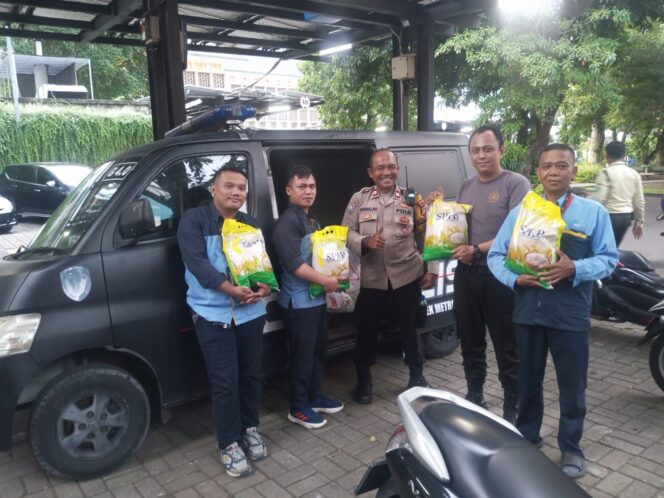 
					Gerakan Pangan Murah Polsek Metro Gambir, Ringankan Beban Warga Lewat Beras SPHP