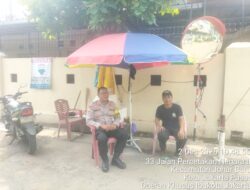 Patroli Dialogis dan Sambang Warga, Bhabinkamtibmas Johar Baru Lakukan Cooling System di Perumahan DPS