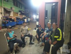 Aiptu Baktiar Bhabinkamtibmas Galur Sambangi Pos Kamling RW 01, Ajak Warga Perkuat Keamanan Lingkungan