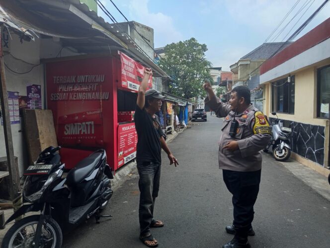 
					Patroli dan Sambang Warga di Pemukiman Petamburan, Polri Berikan Rasa Aman dan Nyaman