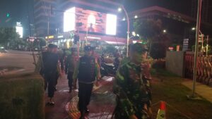 Sinergi Cipkon Menteng Laksanakan Patroli Jalan Kaki Amankan Kawasan Mh Thamrin