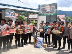 Polres Padang Pariaman Salurkan Bantuan ke Warga Terdampak di Korong Sipisang sipinang Nagari Anduring Kecamatan 2×11 Kayu Tanam