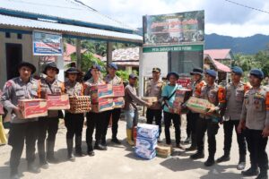 Polres Padang Pariaman Salurkan Bantuan ke Warga Terdampak di Korong Sipisang sipinang Nagari Anduring Kecamatan 2×11 Kayu Tanam