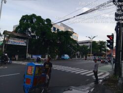 Arus Pagi di TL Penjernihan Raya, Polsek Metro Tanah Abang Lakukan Pengaturan Arus Lalu Lintas