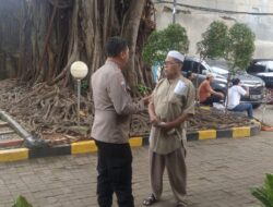 Sambangi Warga RW 07 Kebon Kacang, Bhabinkamtibmas Berikan Imbauan Kamtibmas