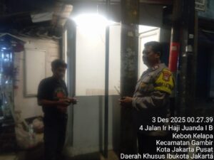 Bhabinkamtibmas Kebon Kelapa Sambangi Pos Kamling, Perkuat Sinergi Jaga Keamanan Lingkungan