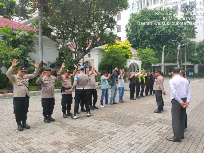 
					Apel Pelayanan Unras, Polsek Johar Baru Pastikan Aksi Mahasiswa di BPOM Aman dan Terkendali