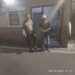Cegah Curanmor dan Tawuran, Bhabinkamtibmas Tanah Tinggi Sambang Pos Kamling RW 02