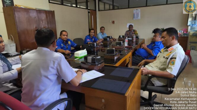 
					Persiapan Rekrutmen FKDM Dimatangkan, Bhabinkamtibmas Kawal Jalannya Rapat