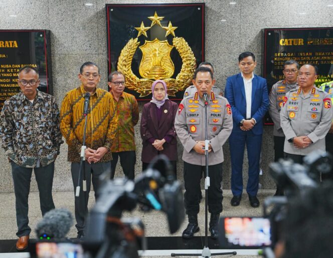 
					Kapolri Tegaskan Polri Terbuka dan Terus Lakukan Perbaikan Usai Audiensi dengan KIP