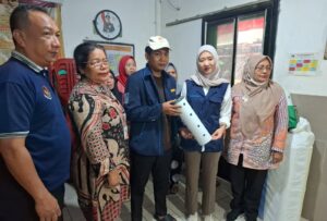Dukungan Bhabinkamtibmas Pasar Baru Hadiri Sosialisasi Lubang Biopori untuk Cegah Banjir dan Kekeringan