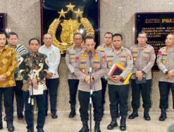 Kapolri dan Menteri Kehutanan Bentuk Satgas Gabungan Telusuri Temuan Kayu yang diduga akibatkan Bencana di Aceh dan Sumatera