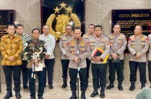 Kapolri dan Menteri Kehutanan Bentuk Satgas Gabungan Telusuri Temuan Kayu yang diduga akibatkan Bencana di Aceh dan Sumatera