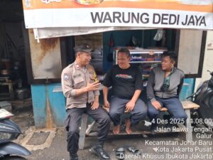 Sambang Warga RW 07, Bhabinkamtibmas Galur Imbauan Kamtibmas Jelang Natal dan Tahun Baru 2026