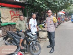 Pantau Aktivitas Warga, Bhabinkamtibmas Kampung Rawa Laksanakan Patroli Kewilayahan di Area Pasar Gembrong