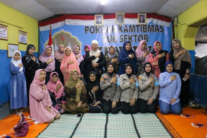 
					Pengajian dan Curhat Kamtibmas, Polisi Rangkul Warga Menteng Pererat Silaturahmi Lewat Majelis Taklim RIMBA
