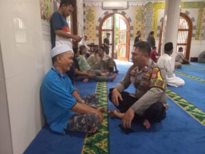 Bangun Kedekatan dengan Warga, Bhabinkamtibmas Kebon Kacang Sambangi DKM Masjid An Nikmah
