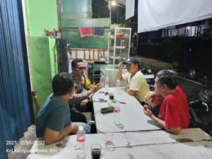 Operasi Sikat Jaya 2025, Bhabinkamtibmas Sambangi Warga Kampung Rawa untuk Jaga Kamtibmas