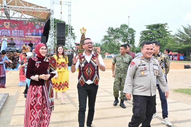 
					Kapolres Labusel Hadiri Perayaan Natal Pemkab 2025: Wujud Penguatan Kerukunan dan Pelayanan untuk Masyarakat