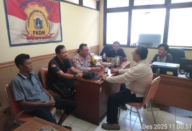 
					Cooling System, Bhabinkamtibmas dan FKDM Johar Baru Perkuat Koordinasi Kamtibmas di Tingkat Kelurahan