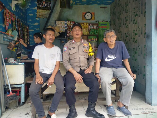 
					Sambang Warga RW 04, Bhabinkamtibmas Galur Perkuat Komunikasi dan Kamtibmas di Lingkungan Masyarakat