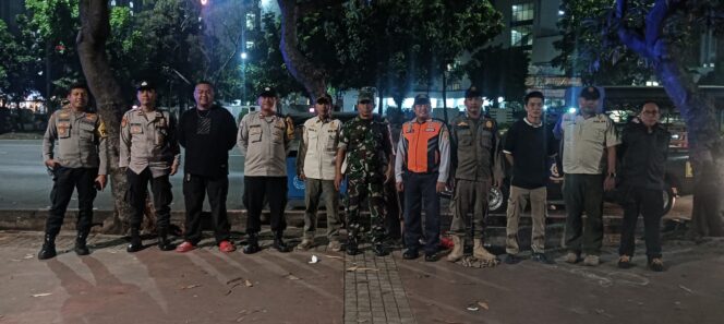 
					Operasi Tiga Pilar Polsek Kemayoran Gelar Patroli Malam Antisipasi Tawuran, Balap Liar dan Kejahatan Jalanan