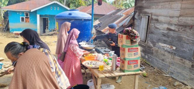 
					Kapolres Aceh Selatan Berikan Bantuan Sembako untuk Warga Terdampak Banjir di Desa Ladang Rimba Trumon