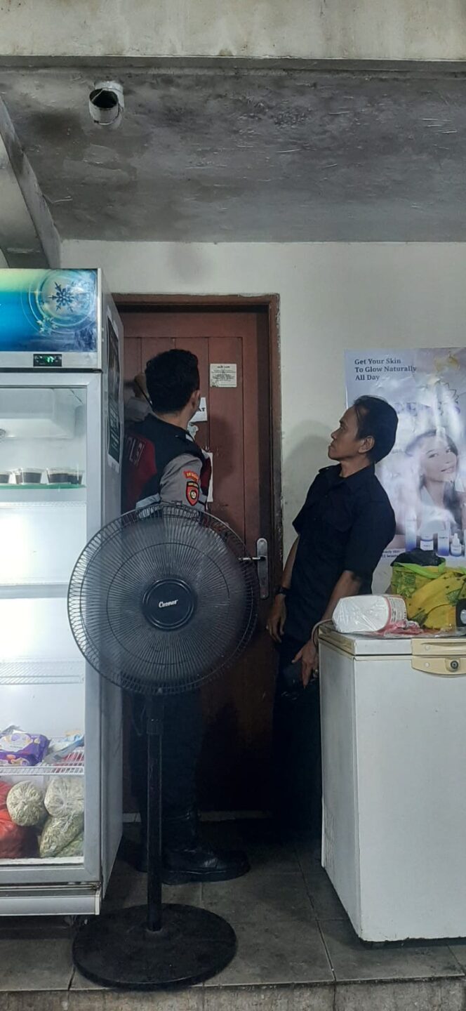 
					Unit Samapta Polsek Sawah Besar Sosialisasi Lapor Kamtibmas Lewat Barcode di Pasar Baru