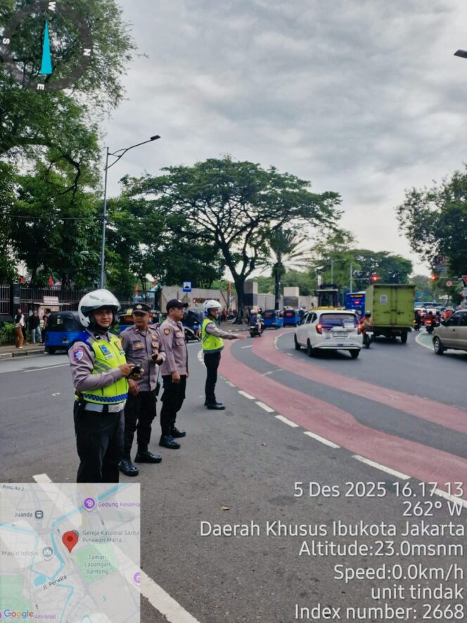 
					Strong Poin Sore Hari Polri” Pengaturan Lalu Lintas 4 titik Strategis Di Sawah Besar