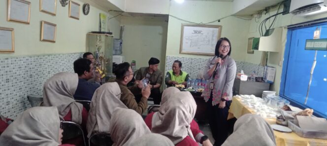 
					PSN di Petojo Utara: Bhabinkamtibmas Dampingi Warga Cegah DBD, Sinergi Wilayah Diperkuat