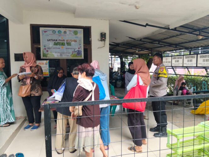 
					Bhabinkamtibmas Cideng Dampingi Kegiatan Pos Lansia, Perkuat Layanan Publik dan Keamanan Warga