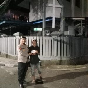 Patroli Jalan Kaki Polsek Johar Baru Jaga Keamanan Kawasan Tanah Tinggi