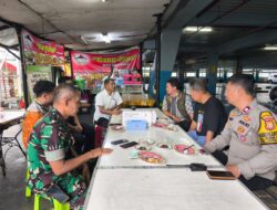 Sinergi TNI–Polri: Bhabinkamtibmas dan Babinsa Lakukan Sambang ke Pasar Metro Tanah Abang
