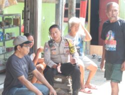 Sambangi Ketua RT 12, Bhabinkamtibmas Kebon Kosong Tekankan Peran Aktif Warga Jaga Lingkungan